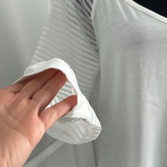 CUPSHE Cotton Long Tee with Sheer Sleeves - Picture 4 of 8